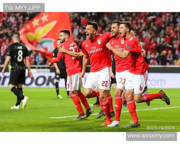 友谊赛精彩对决本菲卡与那不勒斯战成平局神扑瞬间引发全场热烈反响