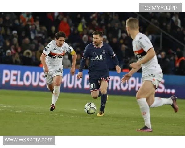 国王杯巴萨大胜巴黎圣日耳曼帽子戏法引发争议判罚全场沸腾