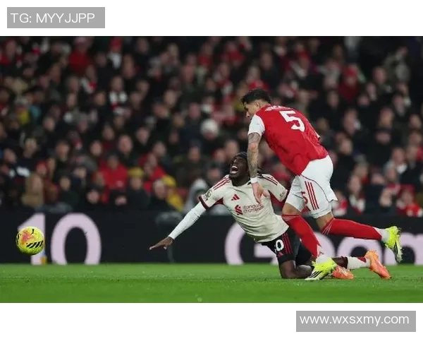 中超激战阿森纳与利物浦战成平局补时进球引发争议判罚引爆全场热情