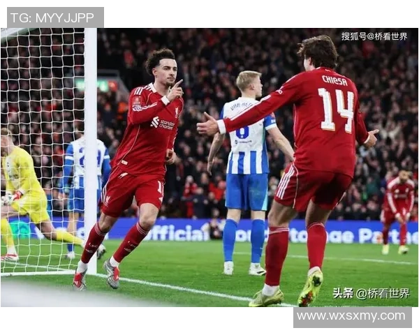 足总杯大战:利物浦狂胜巴萨6-2赛场瞬间引发热烈反响 足总杯大战:利物浦狂胜巴萨6-2赛场瞬间引发热烈反响